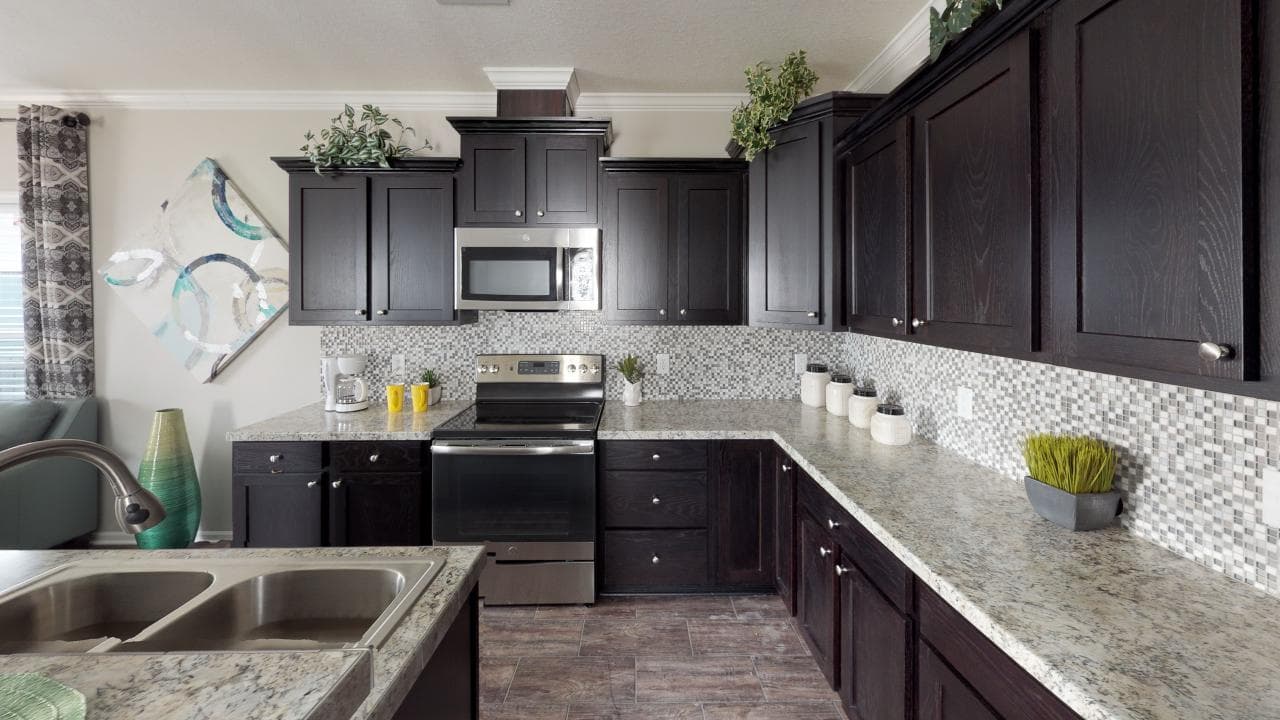 Thompson kitchen home features