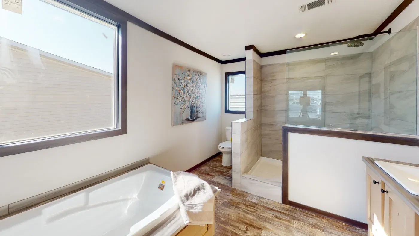 Boujee xl 2 bathroom home features