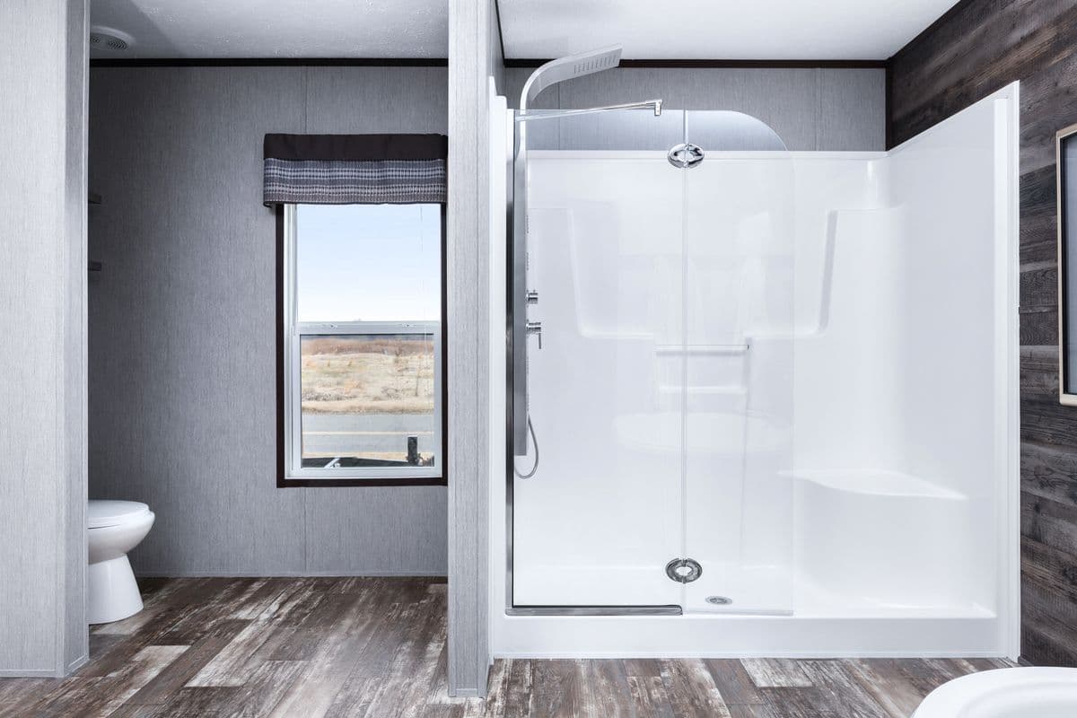 The shoreline bathroom home features