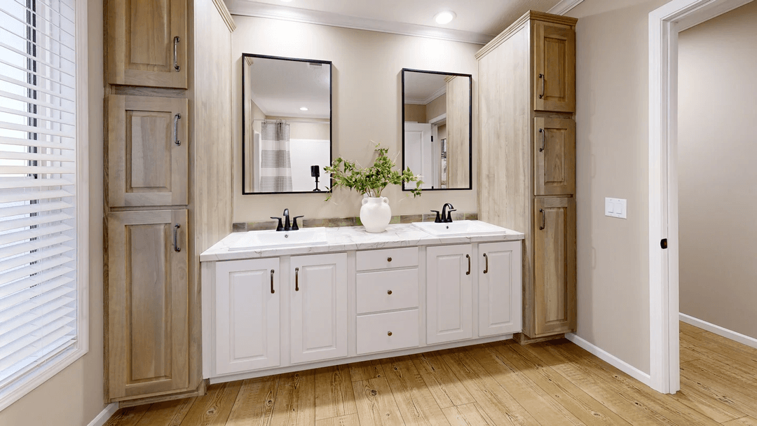Mclemore ( biloxi) bathroom home features