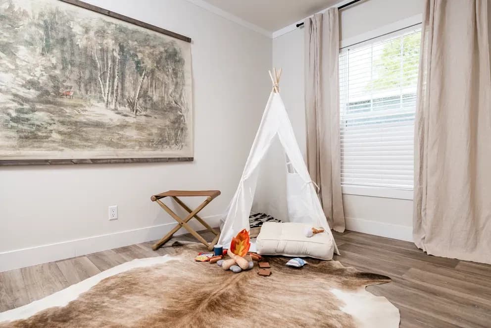 Shout interior home features