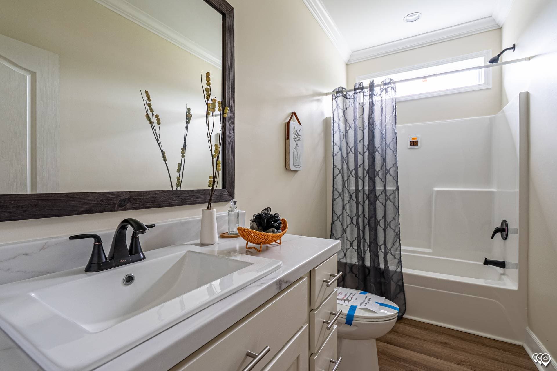 The maggie  home features