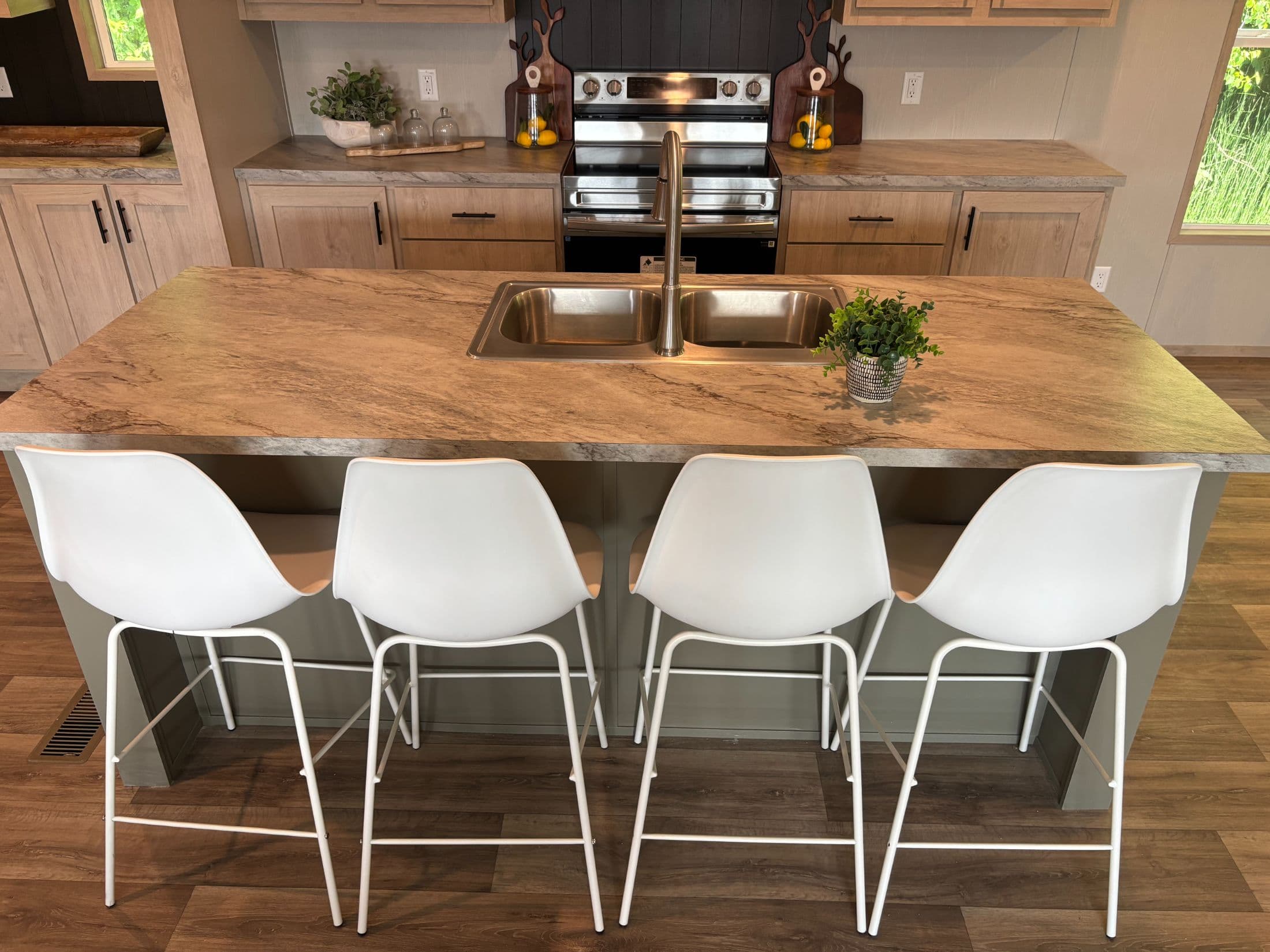 Crockett kitchen home features