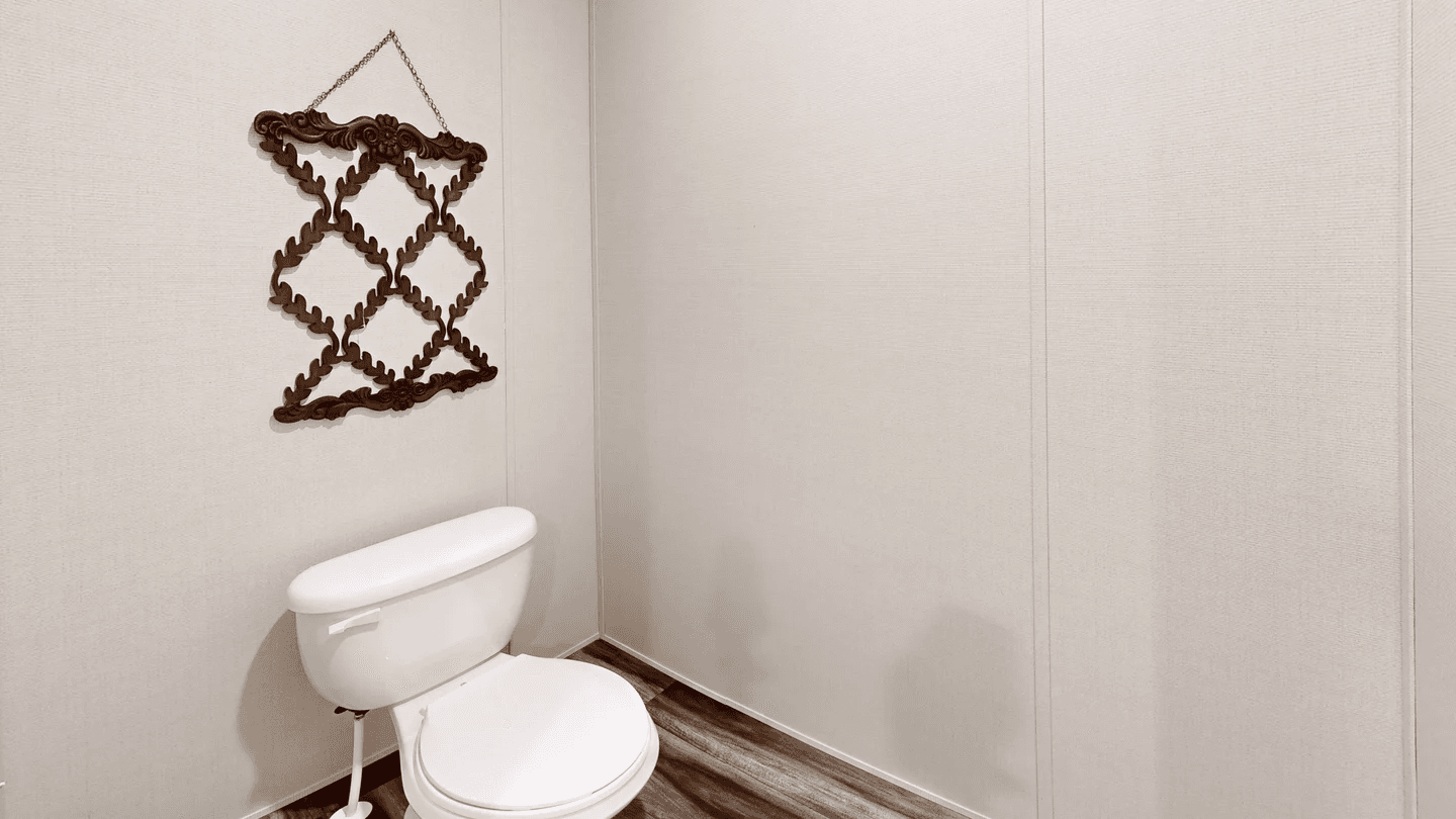 Ambition (biloxi) bathroom home features