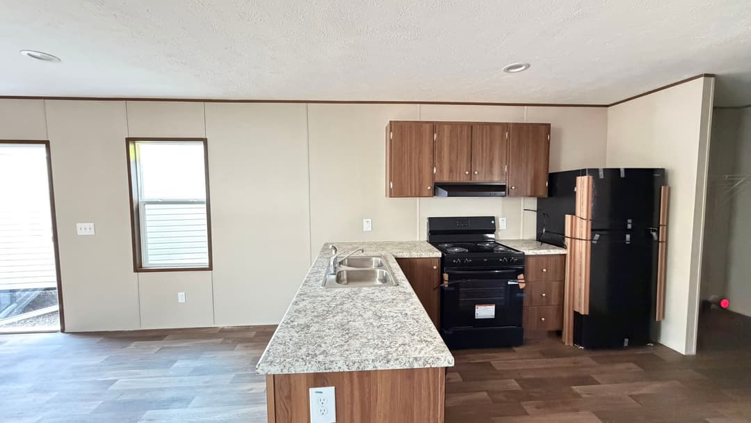 Dogwood kitchen home features