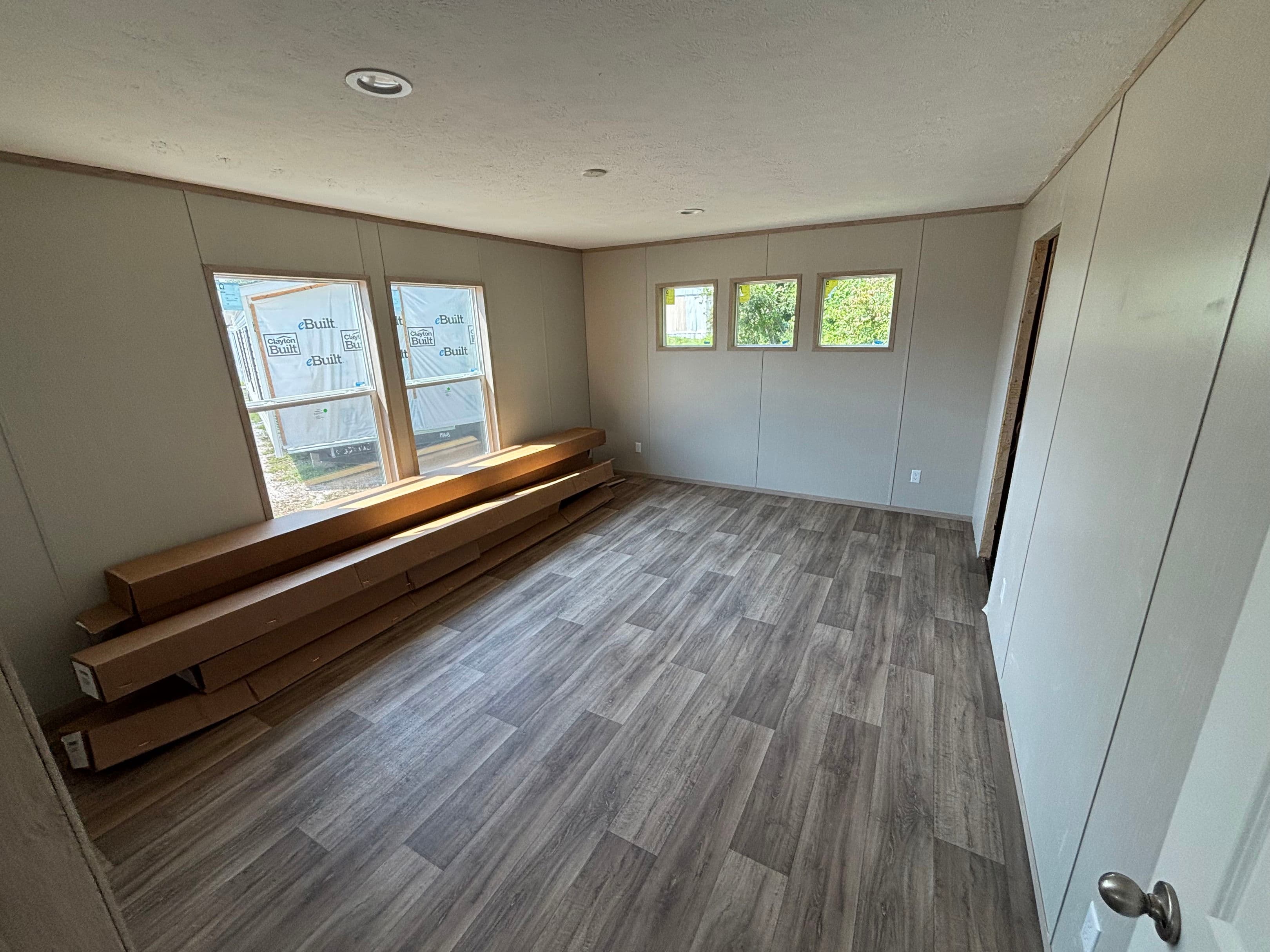 Crockett bedroom home features