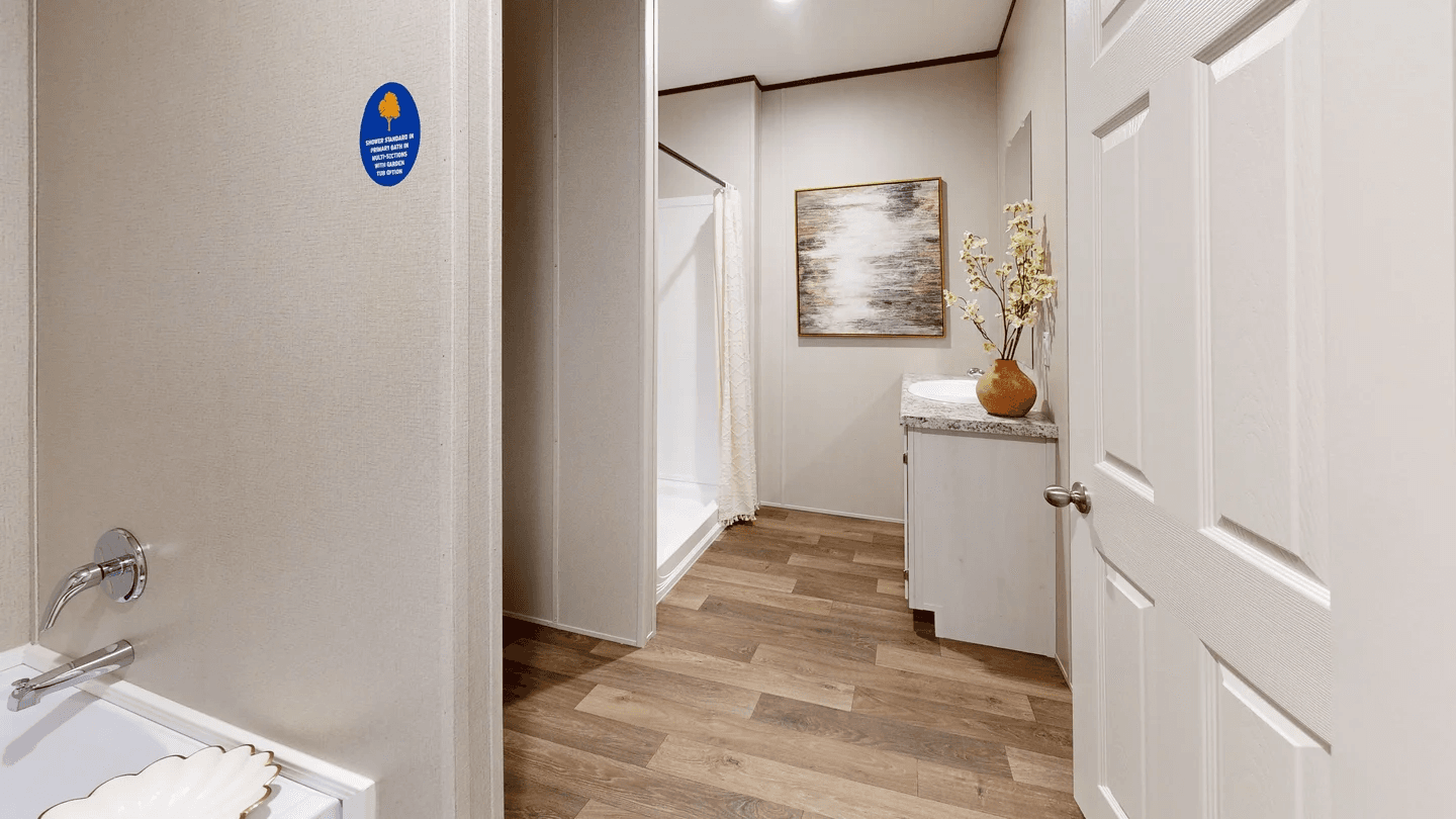 Sycamore (biloxi) bathroom home features