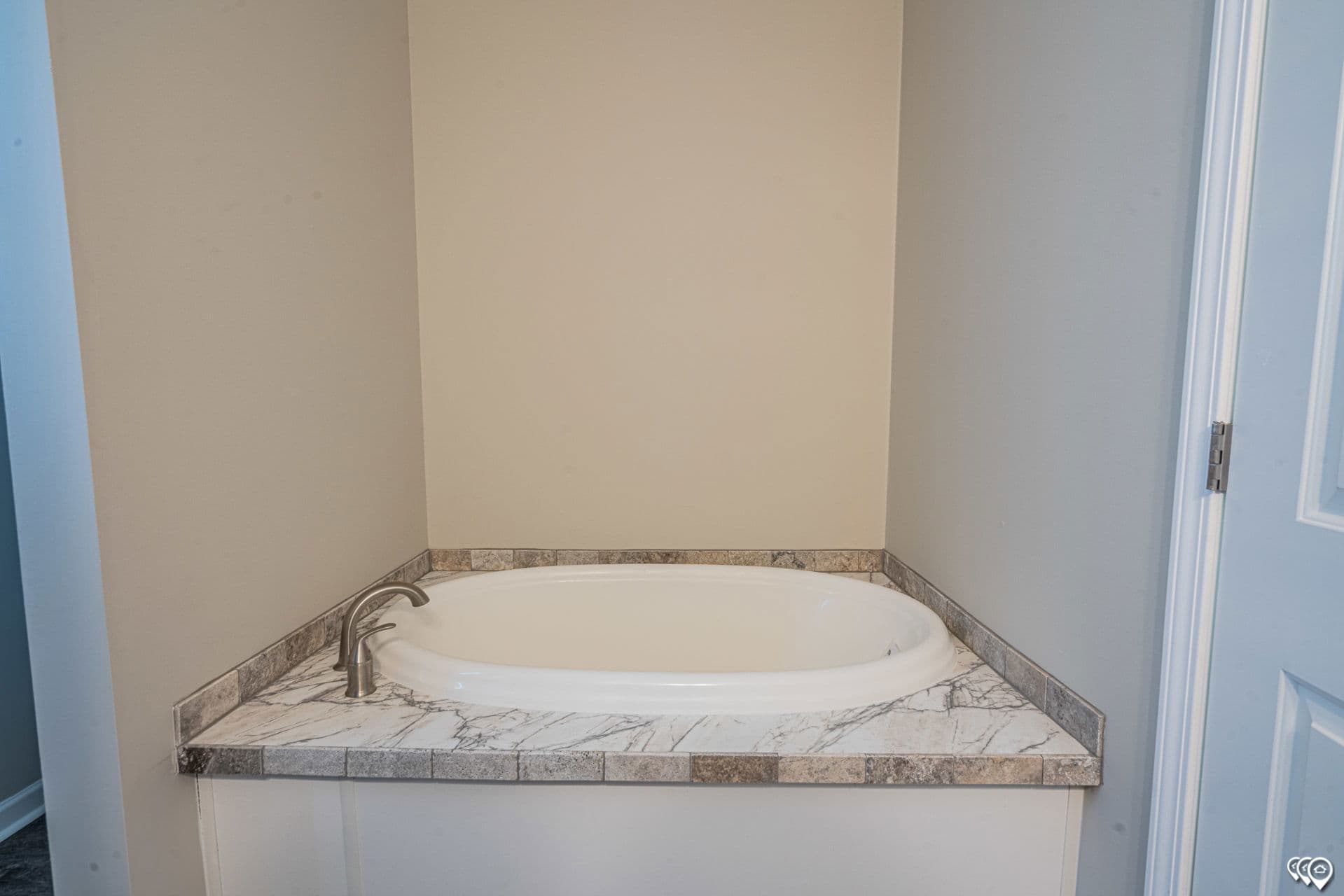 Mei bathroom home features