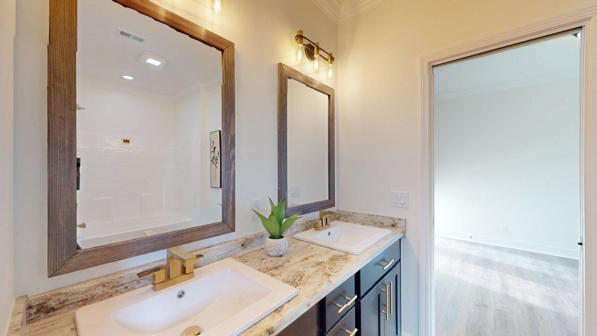 The tollison creek (biloxi) bathroom home features