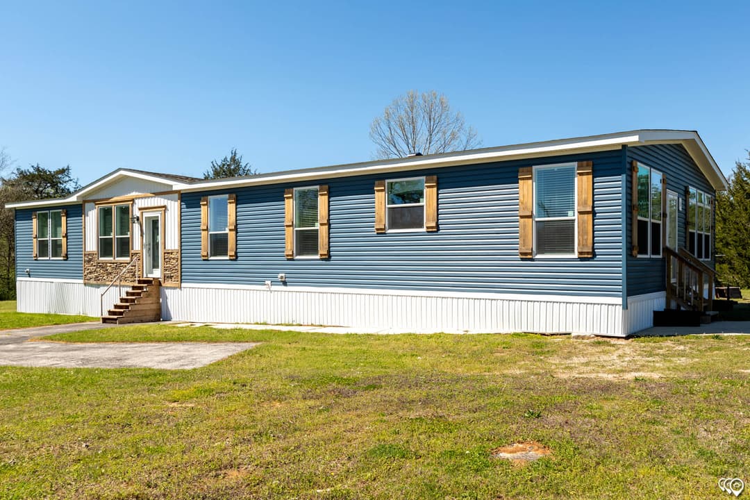 Cedar lake elevation and exterior home features