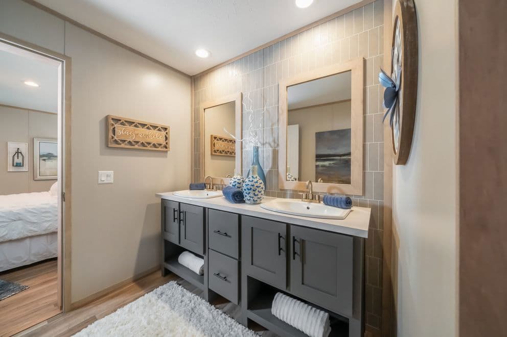 Desoto bathroom home features