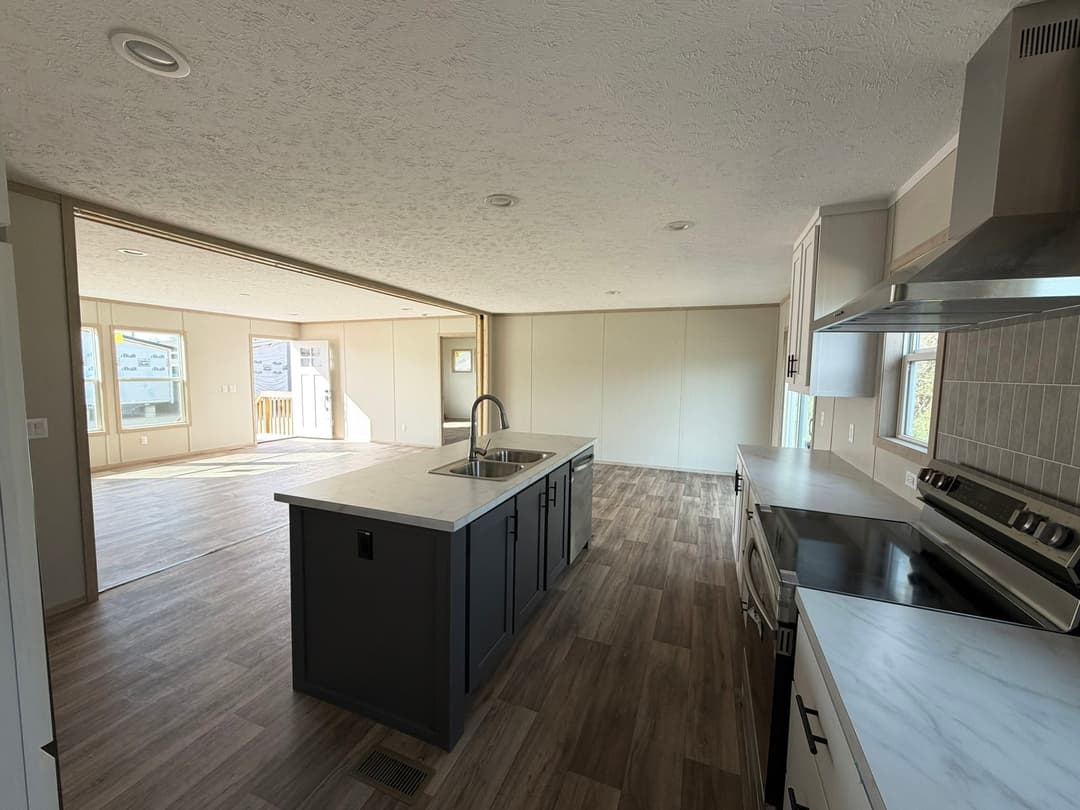 Summit kitchen home features