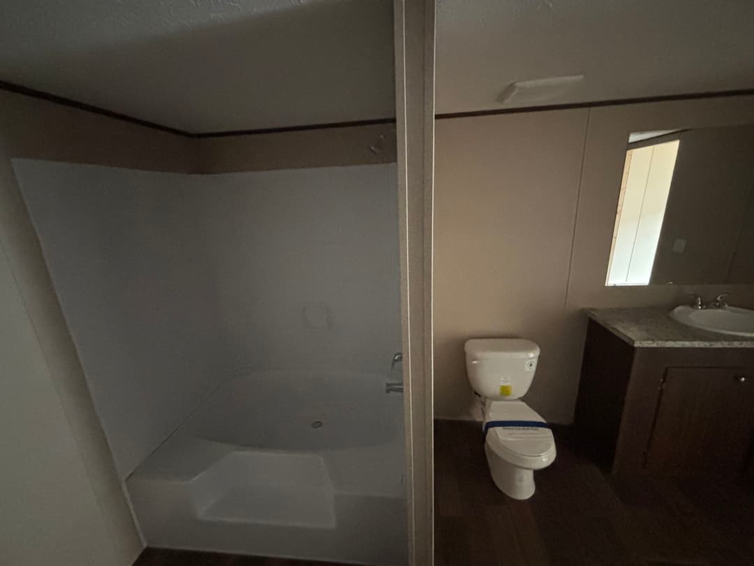 Marvel 4 bathroom home features