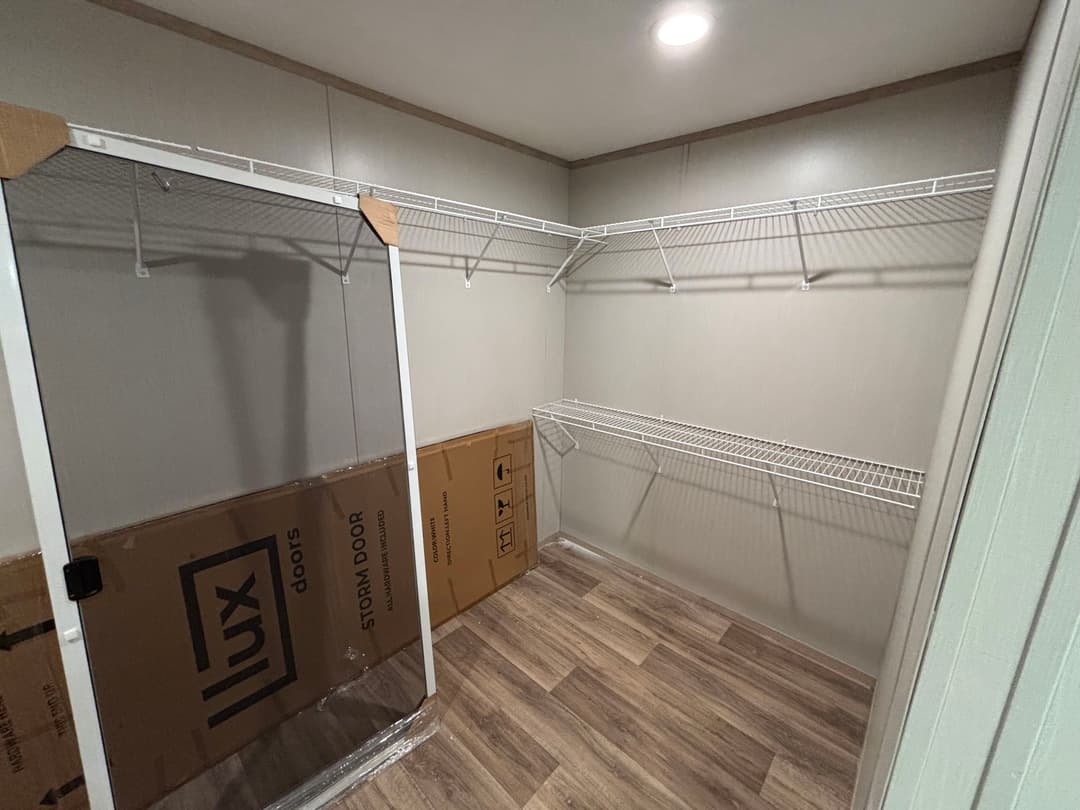 Crockett bedroom home features