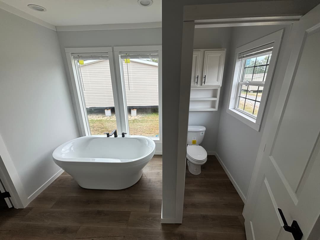 The magnolia bathroom home features