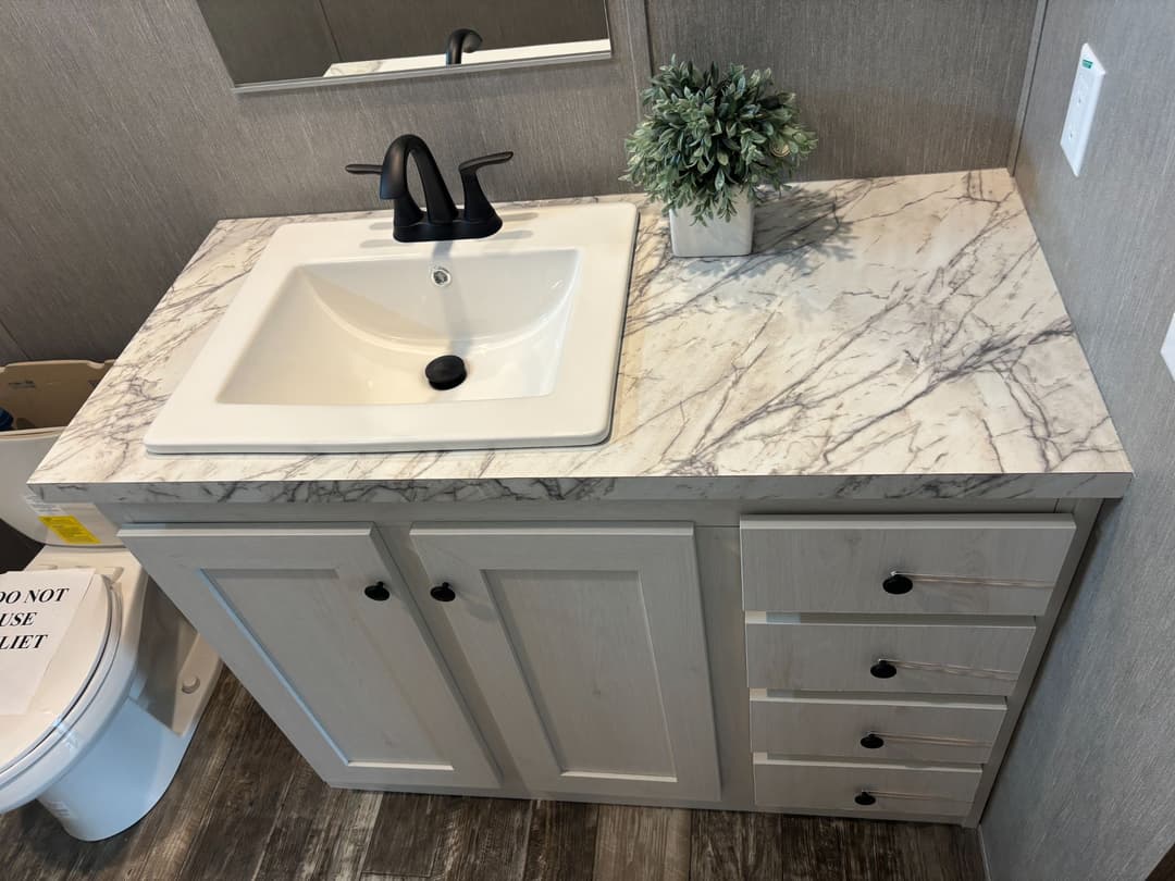 The bayside bathroom home features