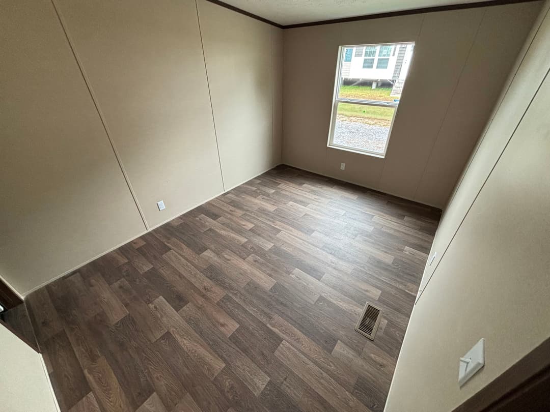 Satisfaction (wind zone 2) bedroom home features