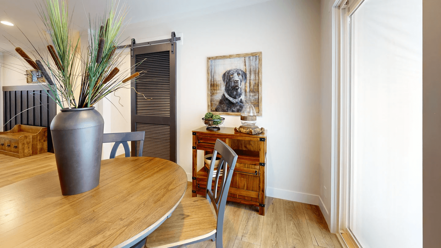 Lean on me interior home features