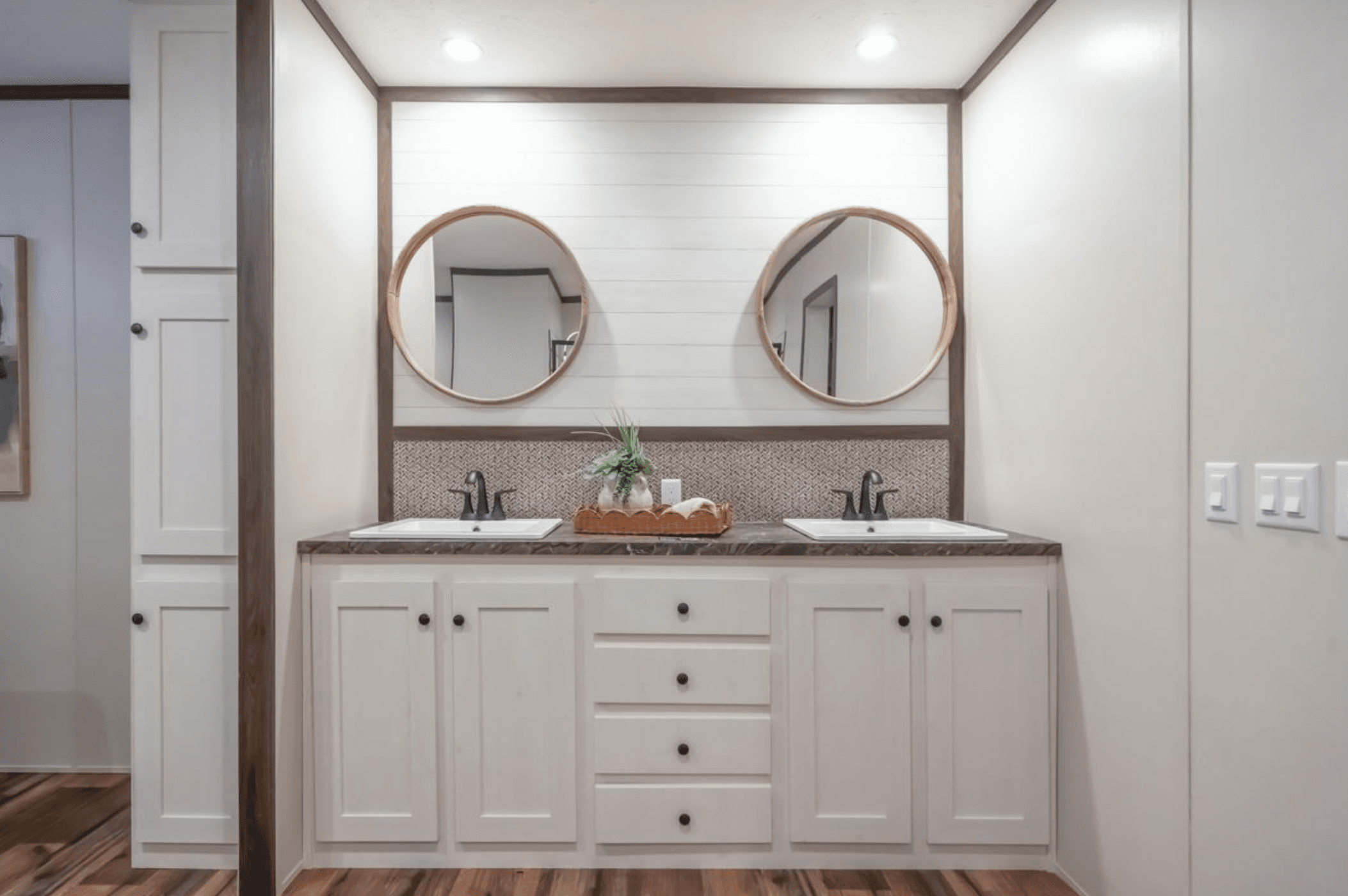 Mountain view bathroom home features
