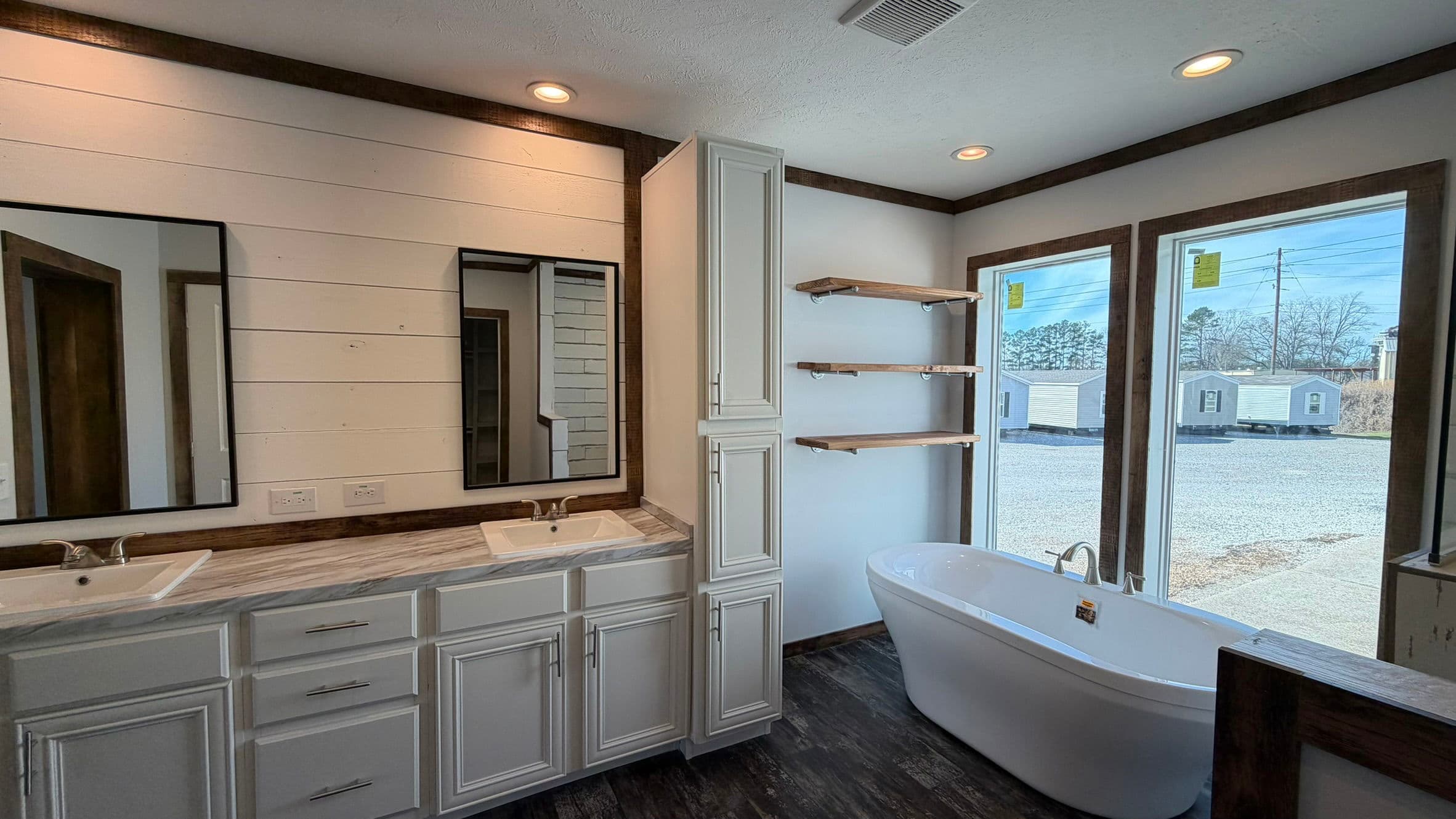 Tyra ii  home features