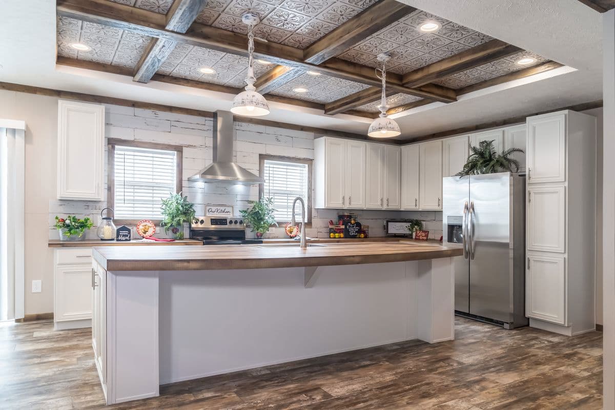 Tyra kitchen home features