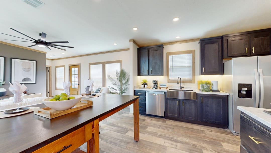 The keystone (biloxi) kitchen home features