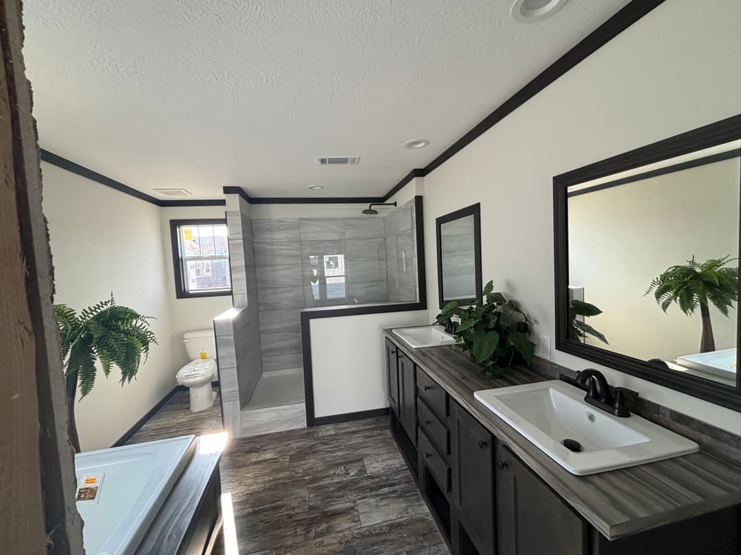 Boujee xl 2 bathroom home features
