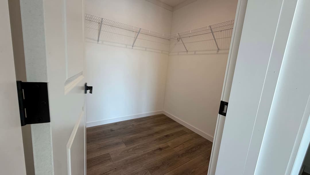 Everett interior home features