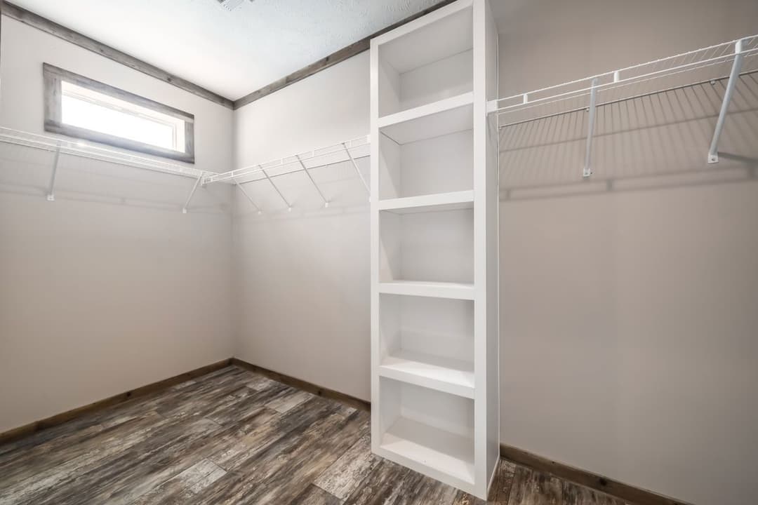 The tyra ii interior home features