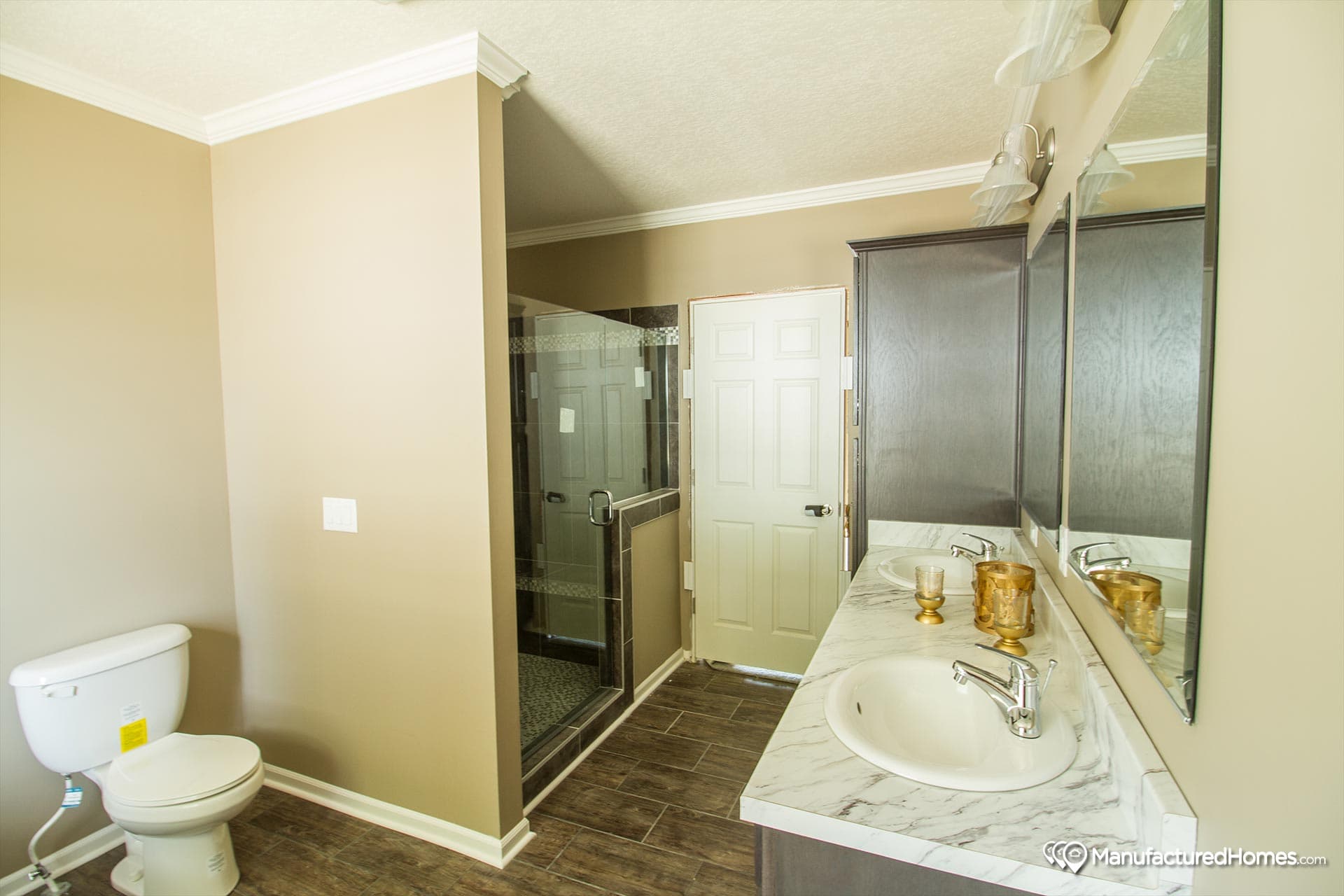 Independence bathroom home features