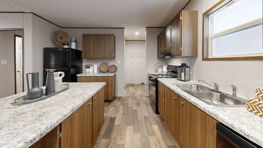 Maple kitchen home features