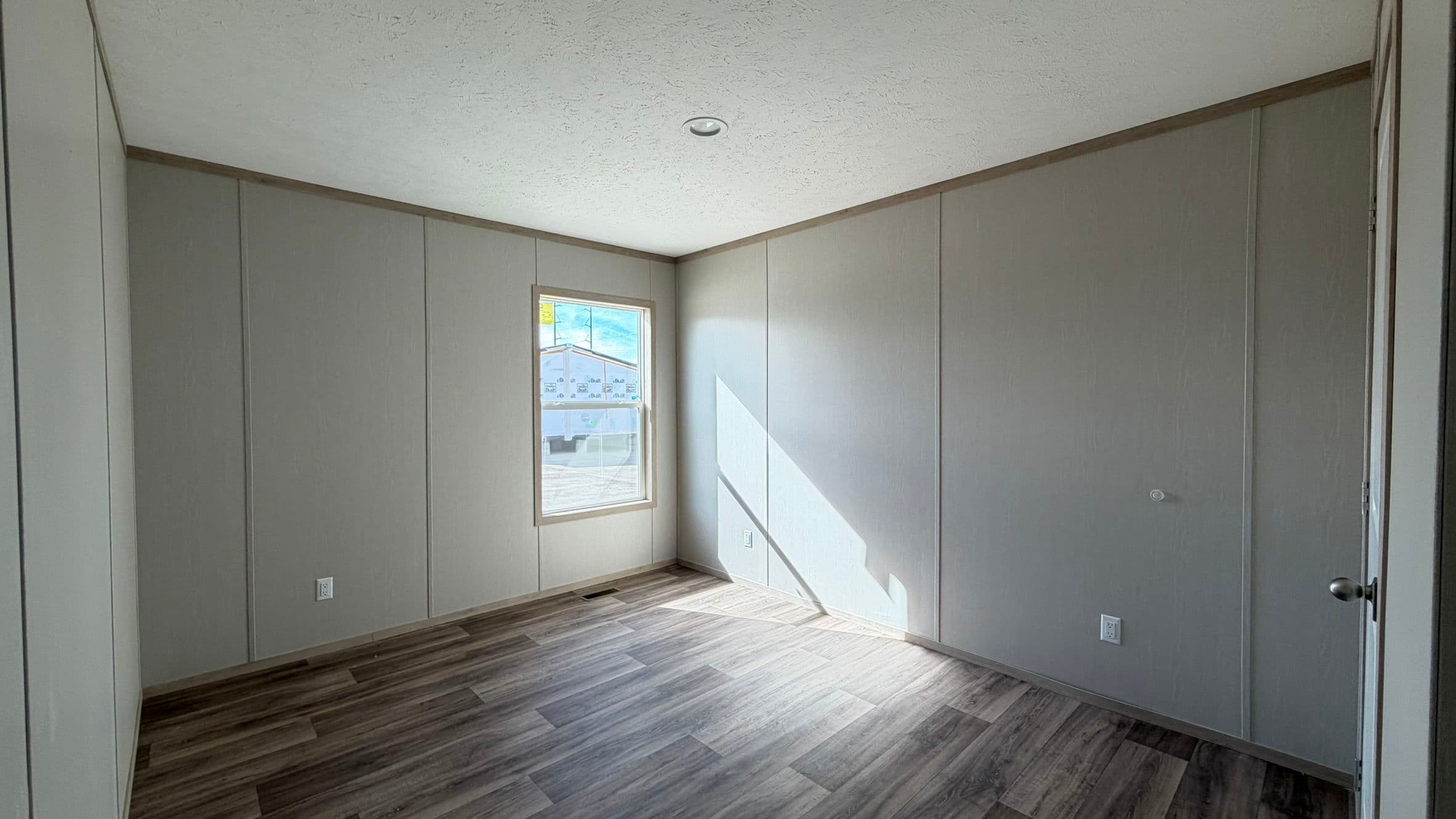 Summit bedroom home features