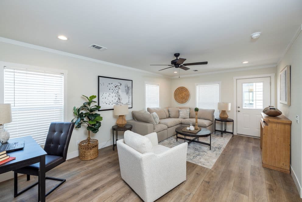 Hey jude interior home features