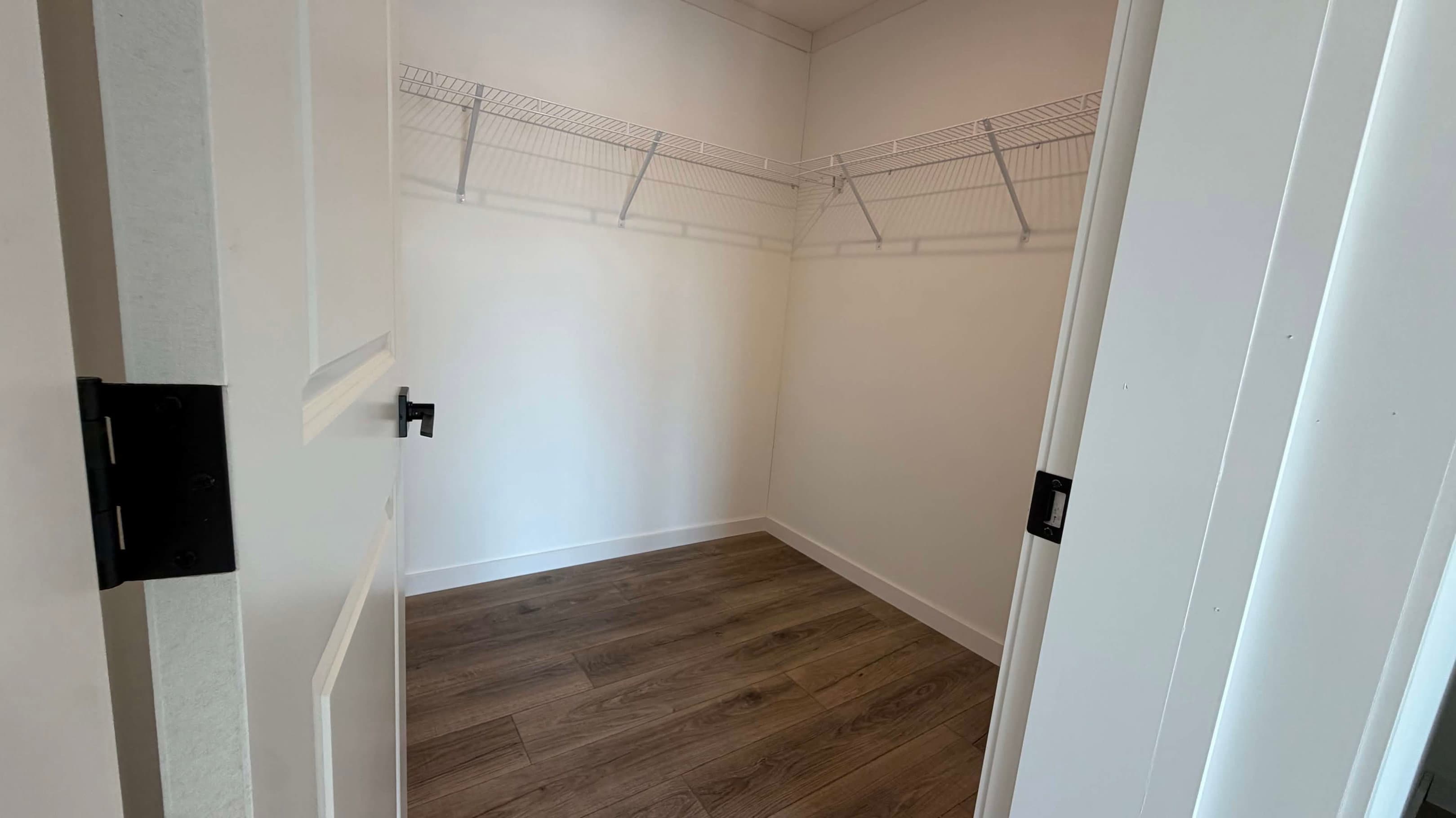 Everett bedroom home features