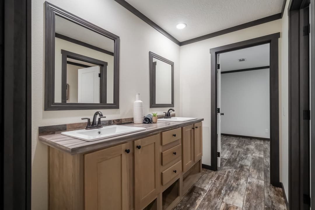 Boujee lux bathroom home features