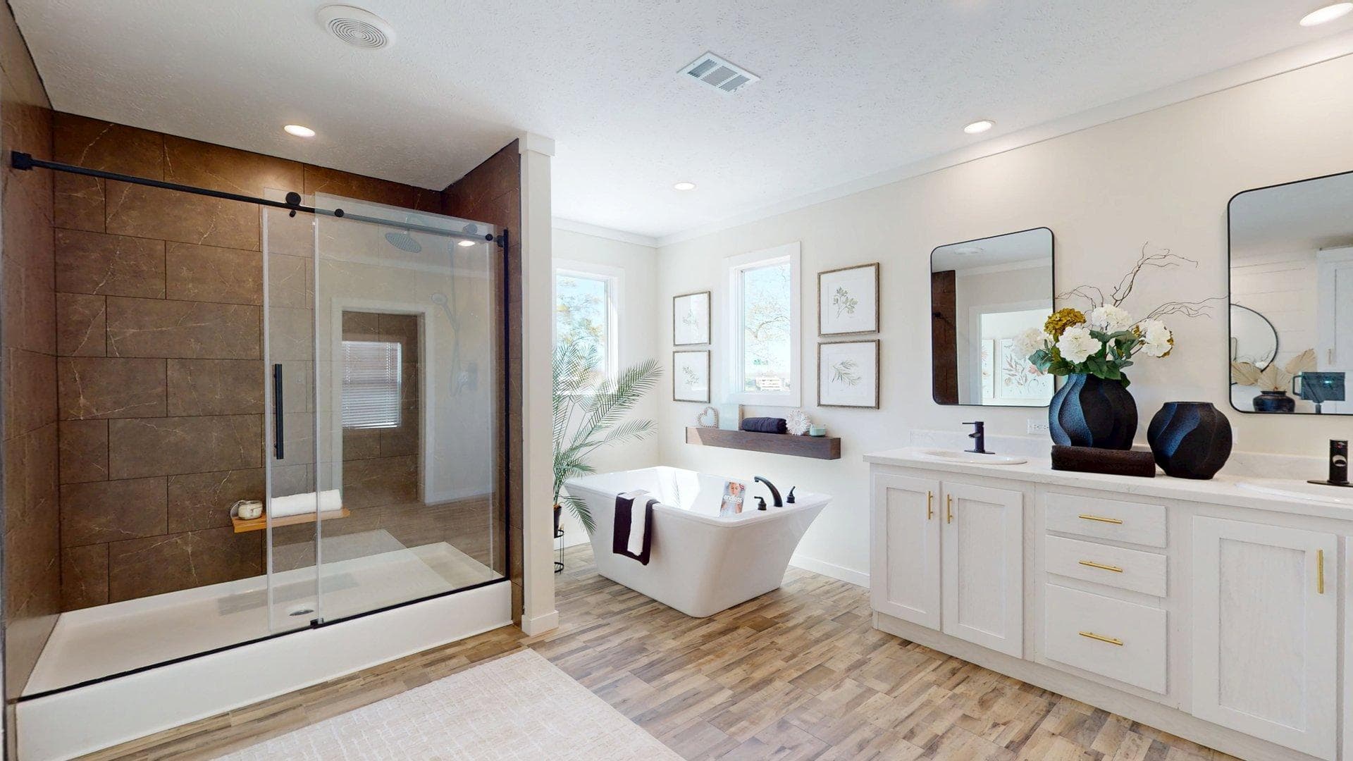 South fork (biloxi) bathroom home features