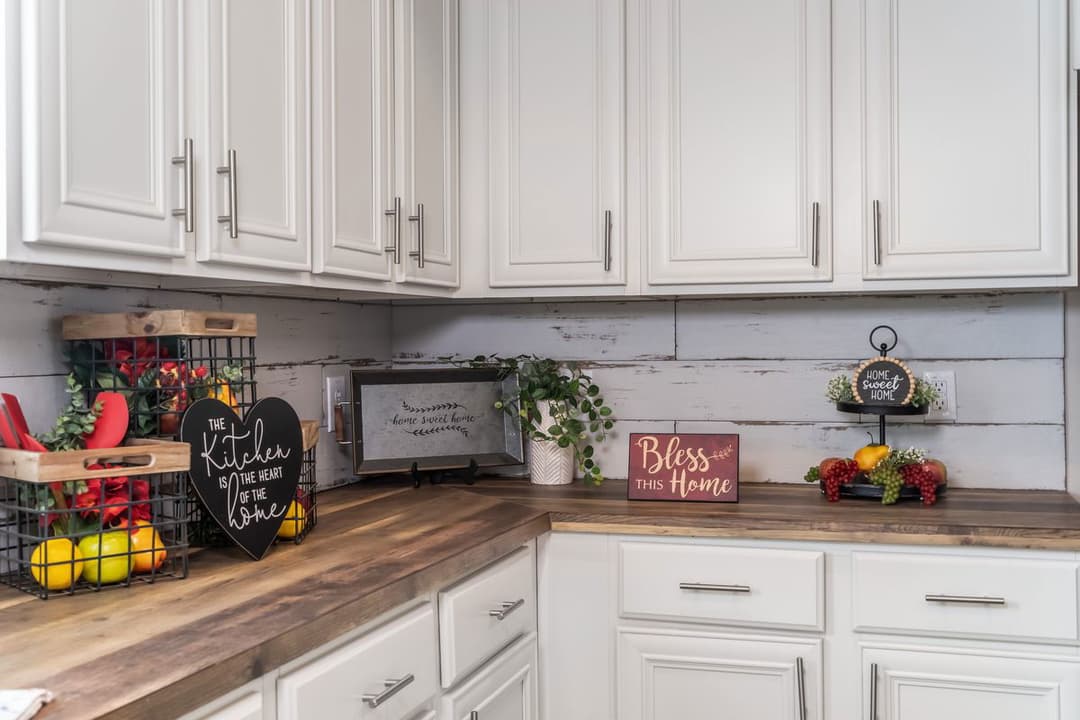 Tyra kitchen home features