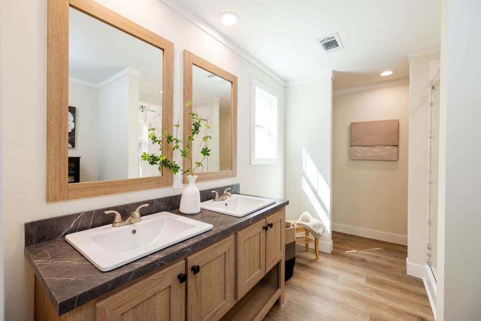 Hey jude bathroom home features