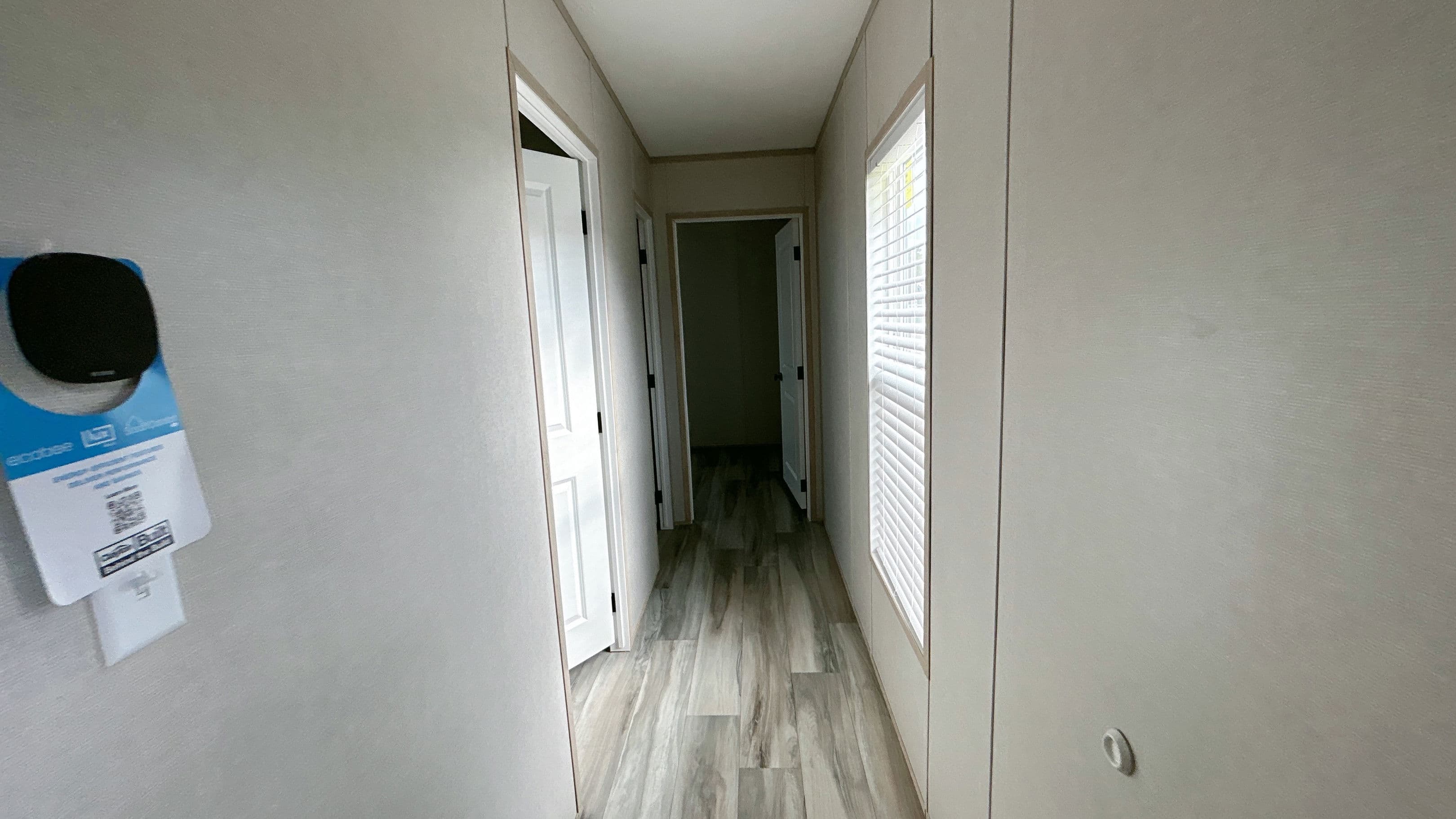 Jewel interior home features