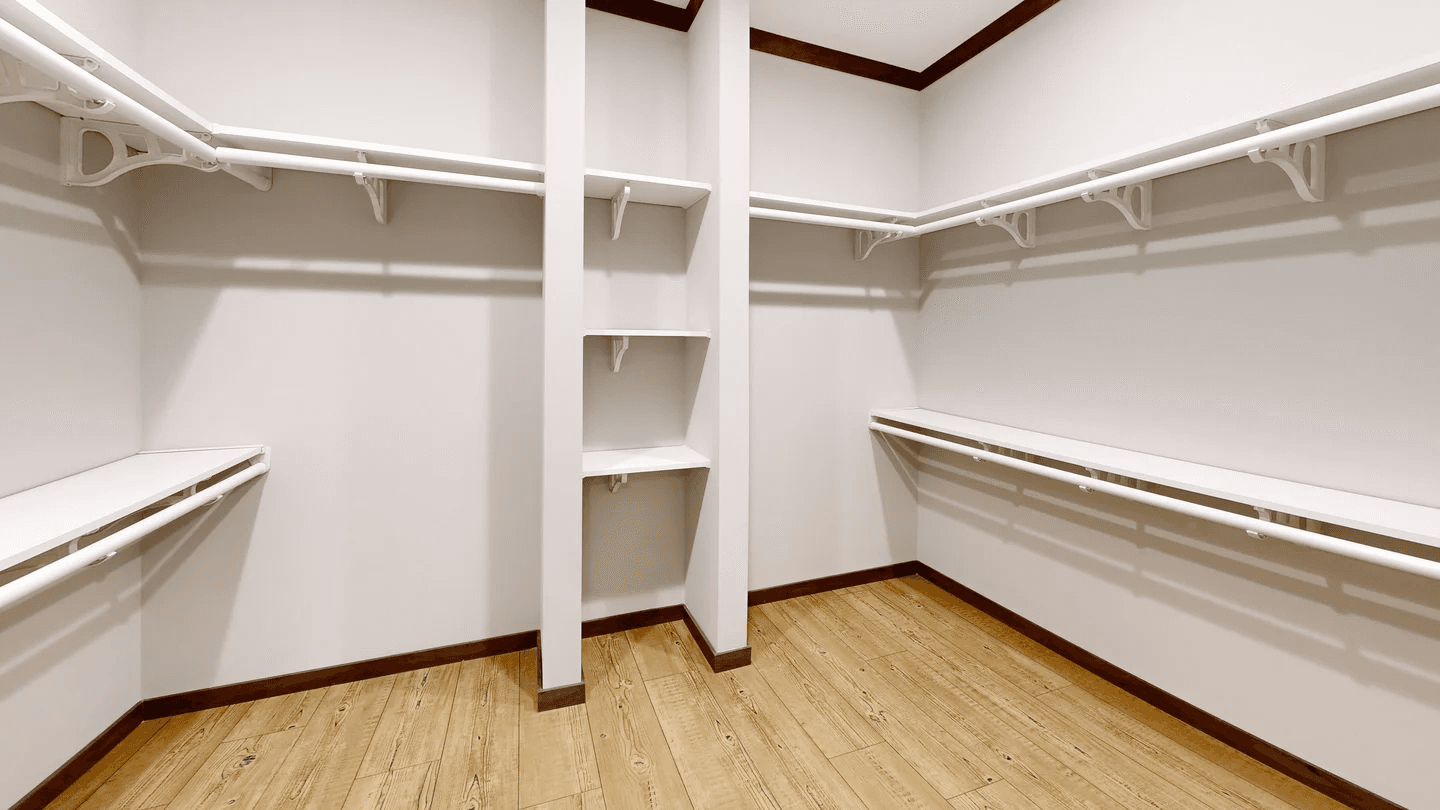 The keep (biloxi) interior and bedroom home features