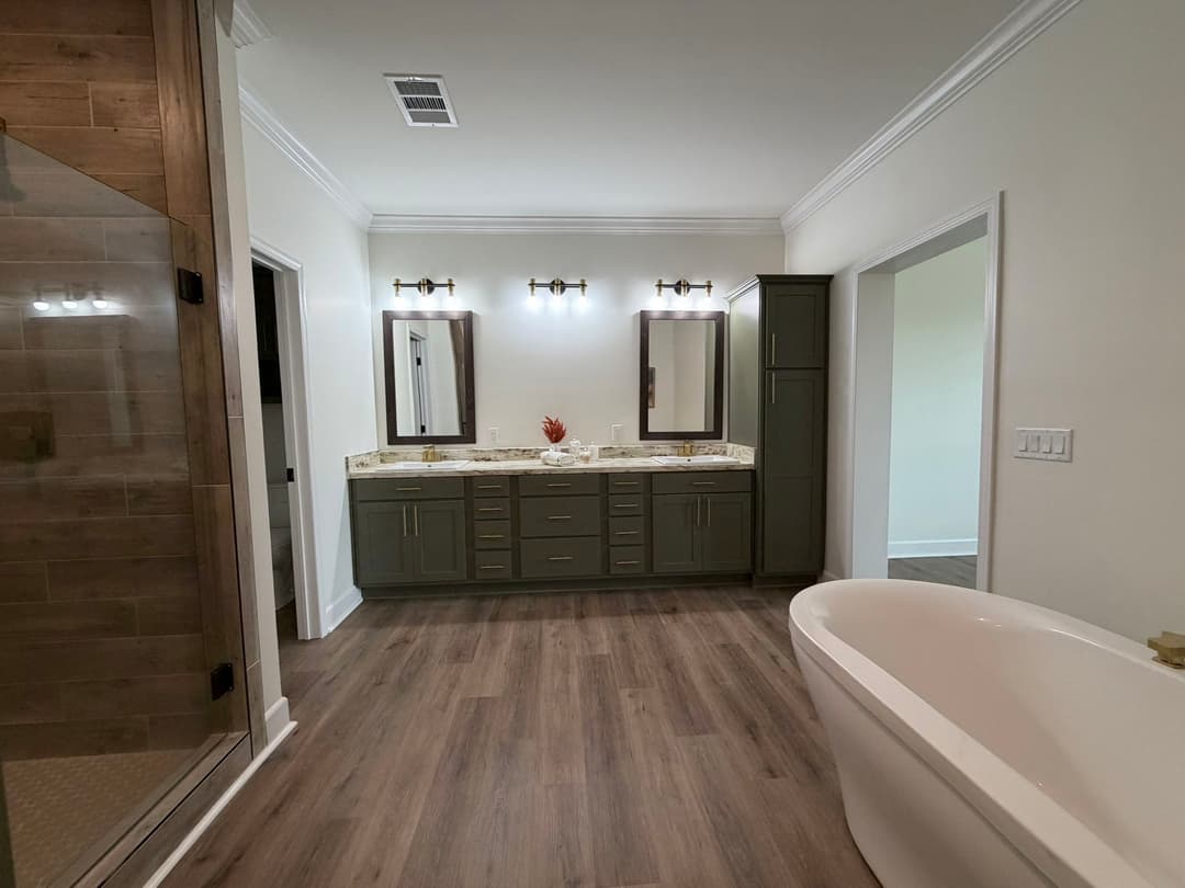 Ponderosa bathroom home features